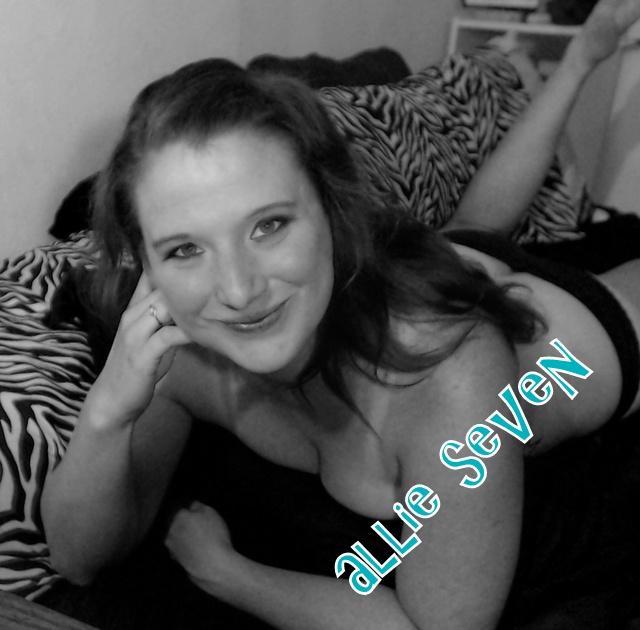 Retweet if you would love to be in bed with me ;) #ilovemygirlfund https://t.co/IncjBU9pJs      @mygirlfund
