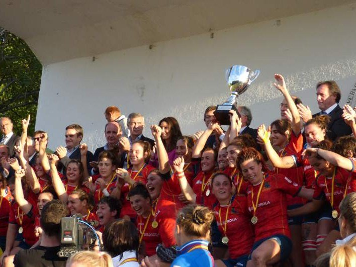 RUGBY - España campeona de Europa y un pasito menos para el soñado Mundial historiadeportiva.com/2016/10/rugby-… España 35-7 Holanda #VamosLeonas
