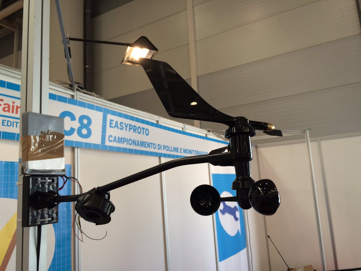 FoodasClay's tweet photo. #Easyproto - A set of devices measuring the quantity of pollen in the air and the direction of the wind. #mfr16 #foodinpro https://t.co/lCMdHr9aWr