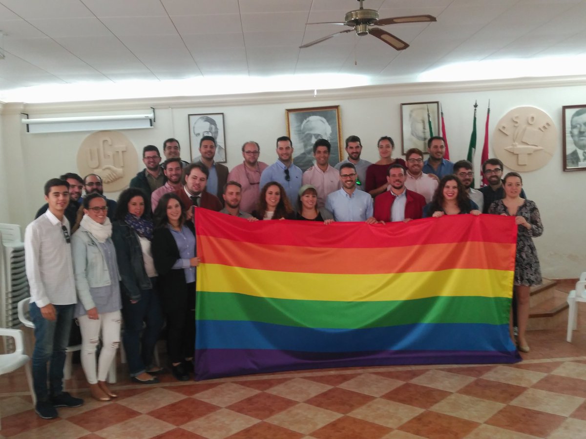 JSAndalucia's tweet photo. Con la Ley de Igualdad de Trato y No Discriminación lxs Socialistas queremos garantizar los derechos de las personas LGBTI @susanadiaz https://t.co/RWY1TxVl6B