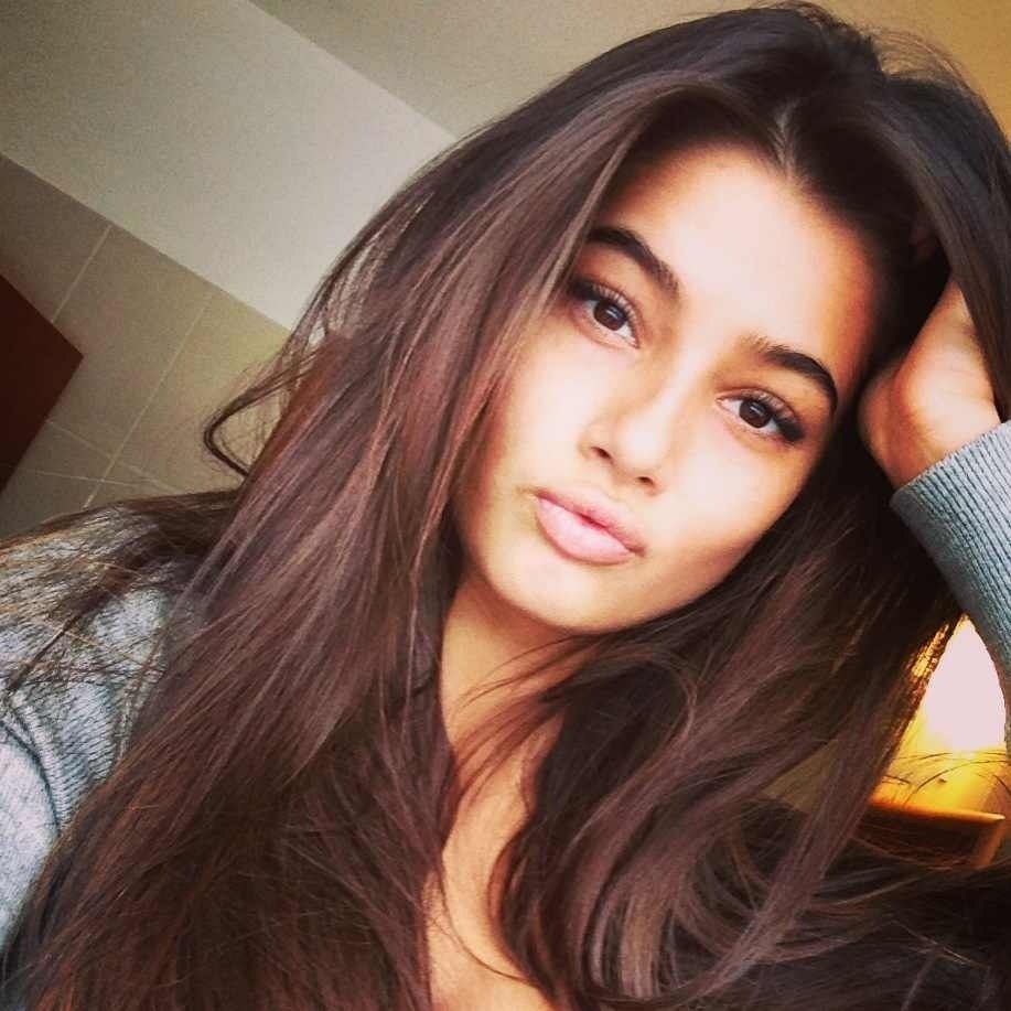 Mr302649214's tweet image. I caress her pussy here 😜 👠 💘 #redtube .Visit my profile- bit.ly/2eDdbH2