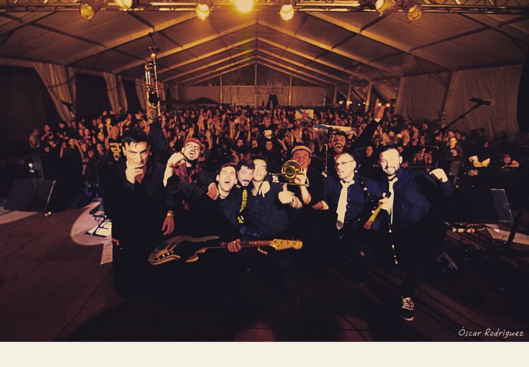 TheSkarnivals's tweet photo. Gran arranque do Irracional Tour 2016 onte no Festival da Liberdade familia! 
Un auténtico placer! @Liberdade_fest https://t.co/gozslwLutm