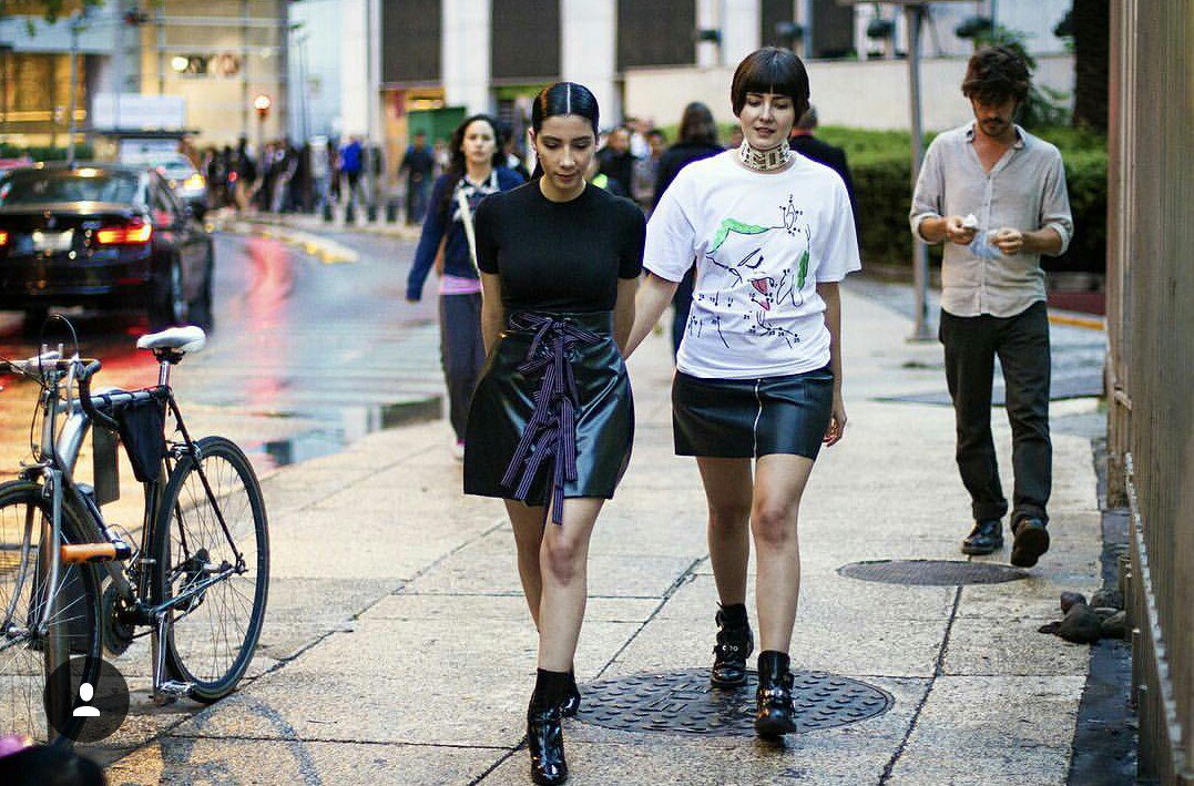 MANCANDY's tweet image. "la moda es moda cuando se ve en la calle" #MANCANDY SKIRT durante #mbfwmx #streetstyle de venta en @StendhalStore