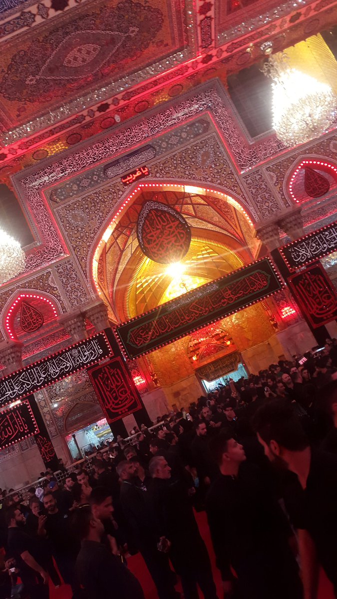 تحآربون شعبآ  
  يسير مئآت الكيلومترآت على الاقدآم "
للوصول الى #قائدهم "
الذي استشهد منذ ١٤٠٠ سنة 

#حتمآ_ستهزمون