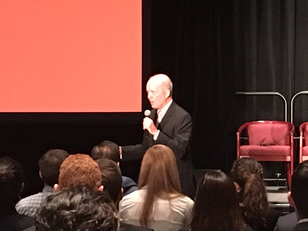 pspatelEyeMD's tweet photo. .@bill_lloyd "how do you find your passion? It finds you, just be open to it" #yoprogram #AAO2016 #aaoyo https://t.co/FfGrPJ9rJf