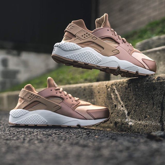 rose gold nike huarache womens