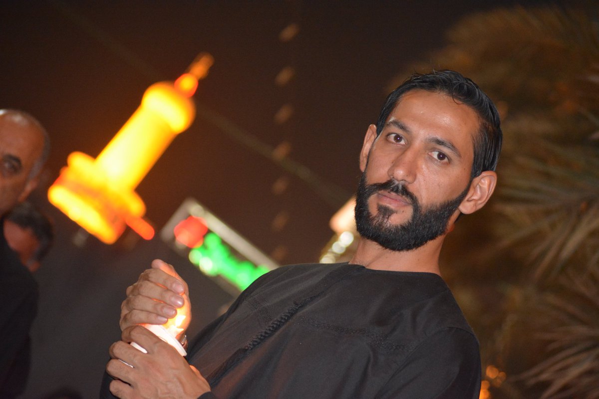 حسين يا أول عشك بيك أبتديت ،💕
ياهو عنده حسين مثل حسيني ،🌸
قبل لا أمد أيدي أحس رد السلام ،
وعيني تدمع من يصد بعيني