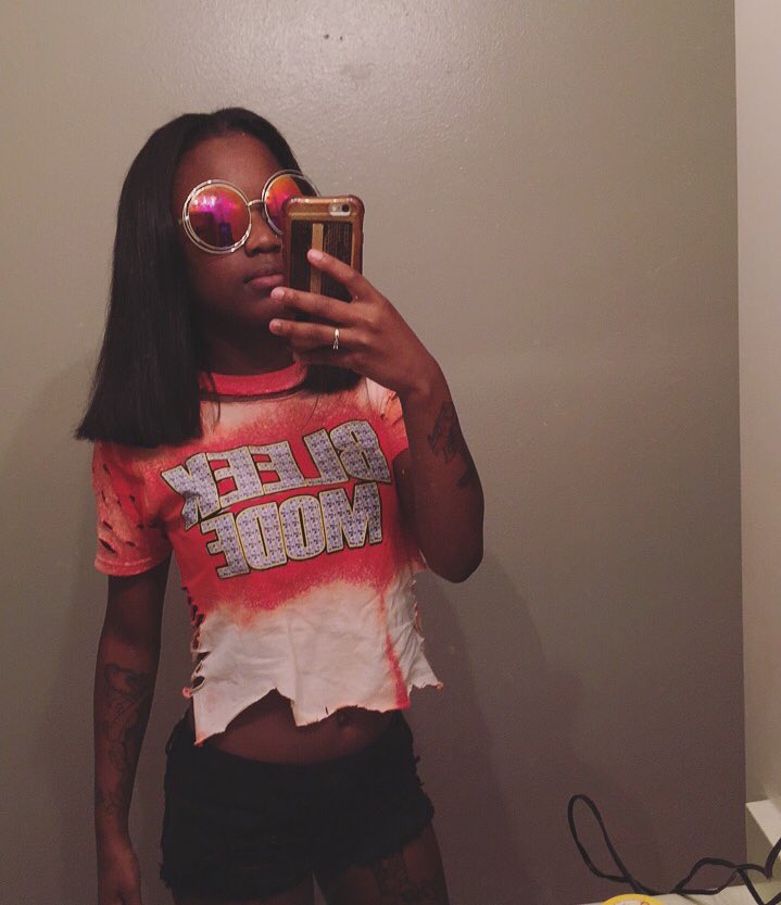 _blackraww's tweet photo. #bleekmode💥 https://t.co/ZZUxQkoOMB
