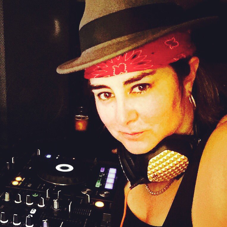 cosmicgongs's tweet photo. #fullmoon #deephouse #dj Mix Now on @mixcloud! #housemusic #femaledj #ladydj #girldj #techhouse https://t.co/HHkxueMsUO https://t.co/KwIvLqn2bT