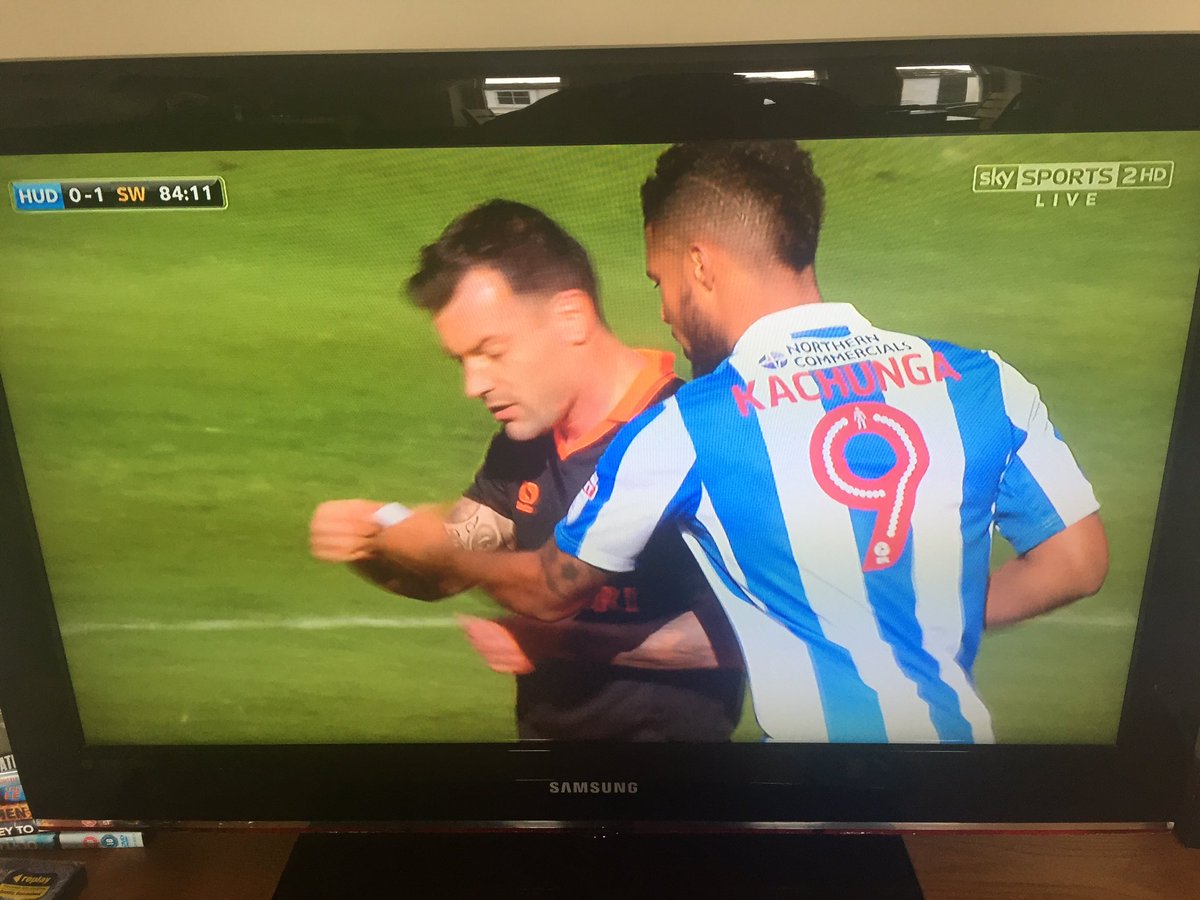 SkySportsDavid's tweet photo. How do you nullify Huddersfield's tactics? Just steal them.

Ladies and gents, I give you...Ross Wallace...

😂😂👏🏼👏🏼

#SWFC #WAWAW https://t.co/IBbacarwbG