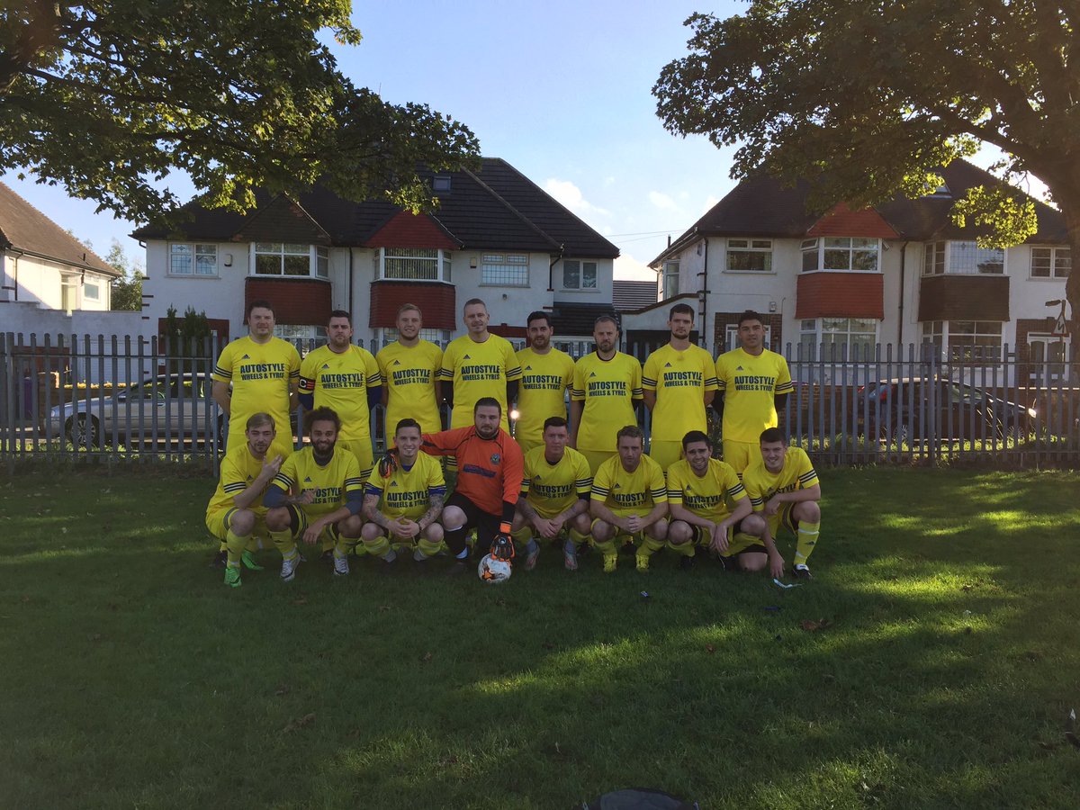 11-1 victory yesterday @laffey31 @CarlFoster27 @Barge4 @danny_ob04 @AndrewRamos2013 @KehoeG23 @ArronMcCann @Matty_Boyes16 @wheeler_lfc #COYY