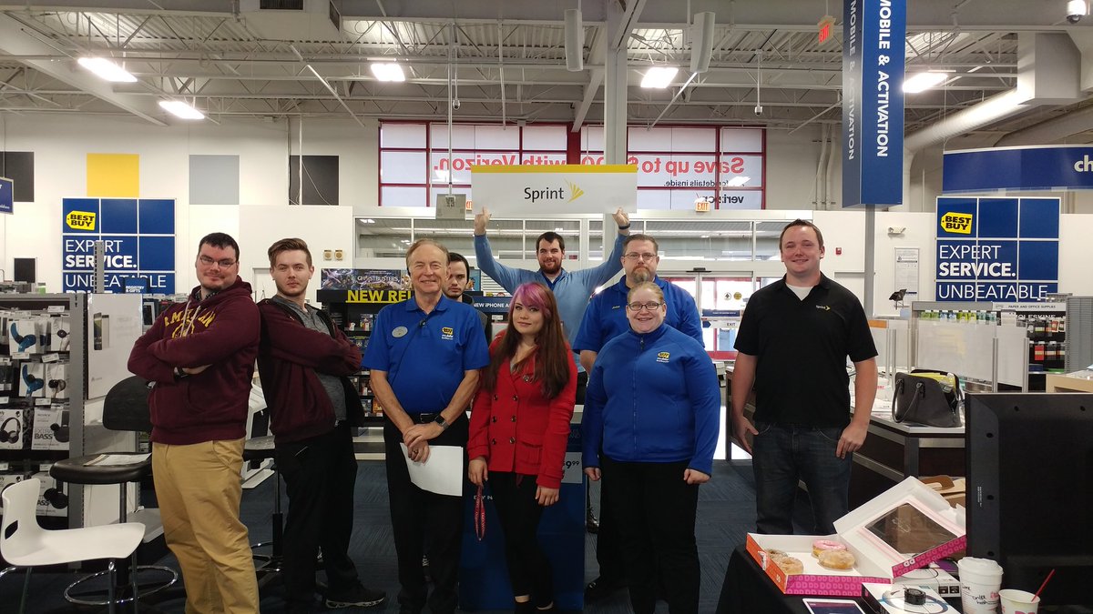 Early morning training with Best Buy Portland ME #gettingbettereveryday #freedomplan <a href="/Wads20/">John Moulison</a> <a href="/gabrieltorres1/">Gabriel Torres</a> <a href="/Bfreem7717/">Ben Freeman</a> @Sprint4NE