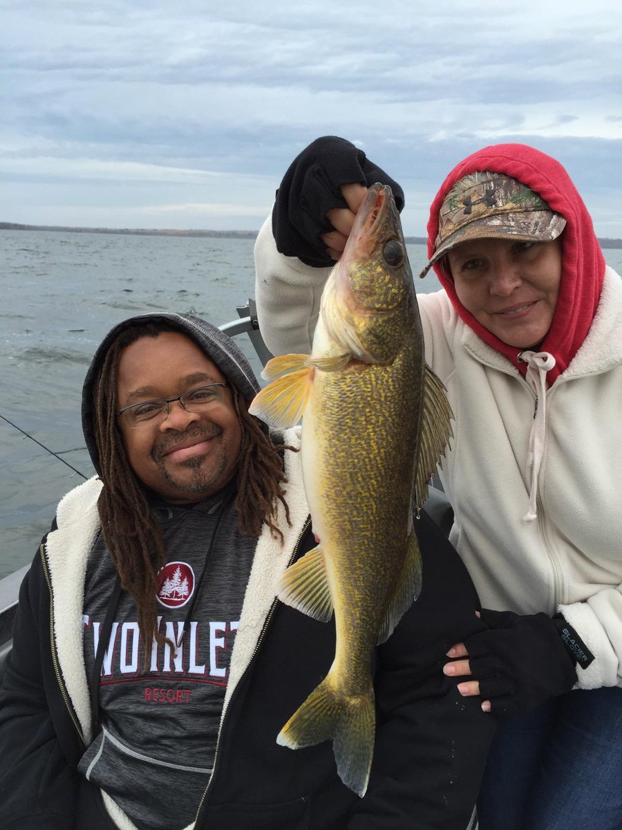 brobull's tweet photo. Way to go Darwish & Sandy thanks for coming up #walleye #weekend #oct #onlyinmnfall Bros Guide Service Bro BBPRO https://t.co/1DTCugzrrW