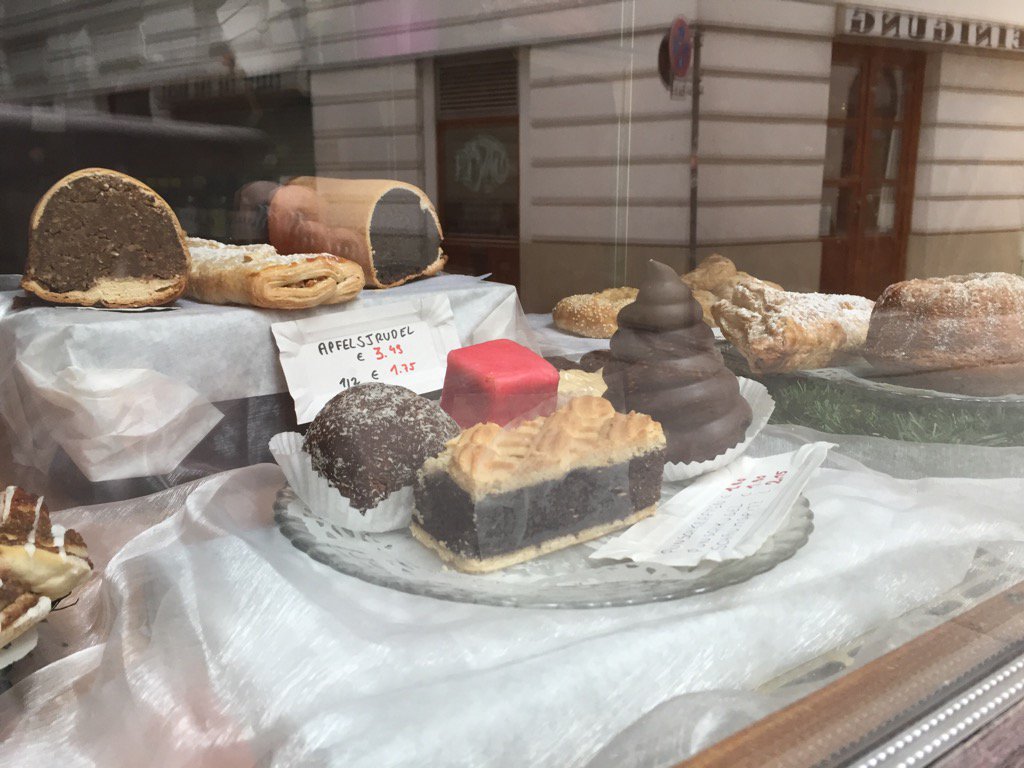 FrancoiseNeant's tweet photo. @andreuprados #fromVienna it looks like maat pharma dessert !! https://t.co/h460ezBFAY