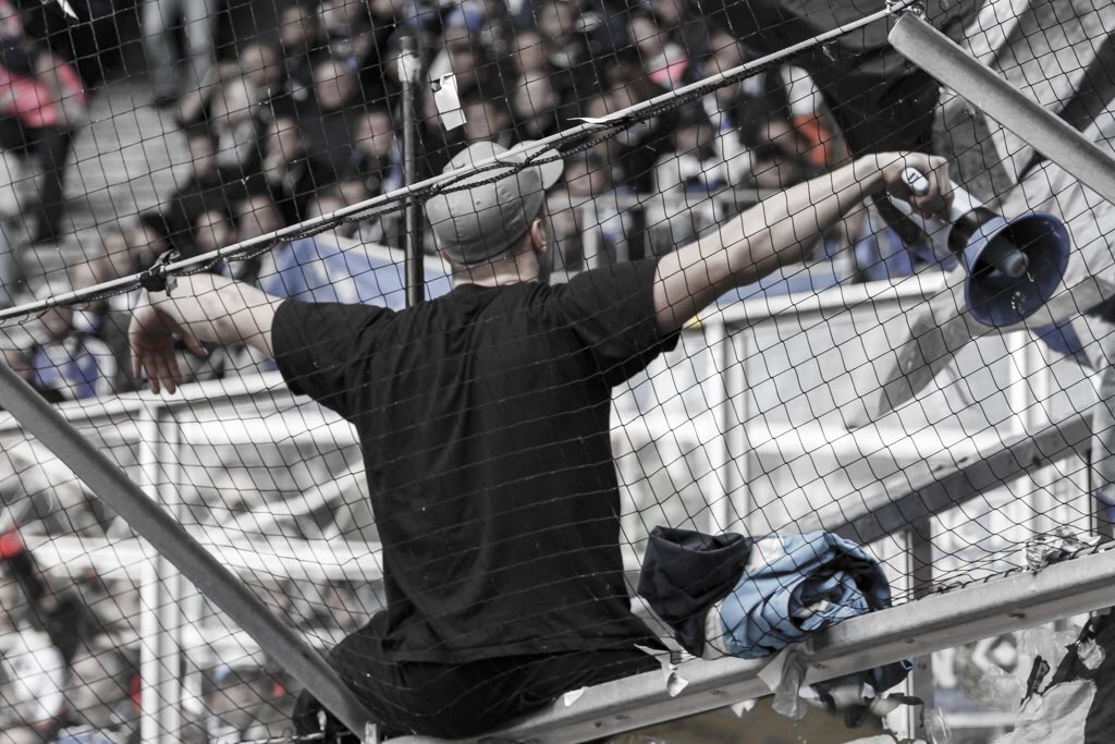 FotoMatze's tweet photo. Hier gibt es die Fotos vom 0:0 gegen Gladbach #BMGHSV @HSV_FB @HSV https://t.co/H7N8LBPbZ5 https://t.co/tUZCaGis5D