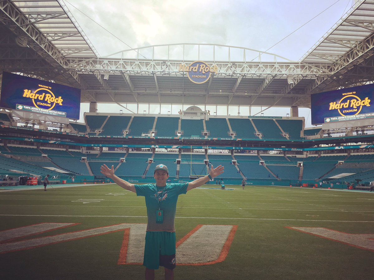 BDFoley's tweet photo. Good morning Dolfans!!! It's game day! Time to turn the season around. #finsforce #miamidolphins #finsup @HardRockStadium @MiamiDolphins https://t.co/ZOLT8hDjkO