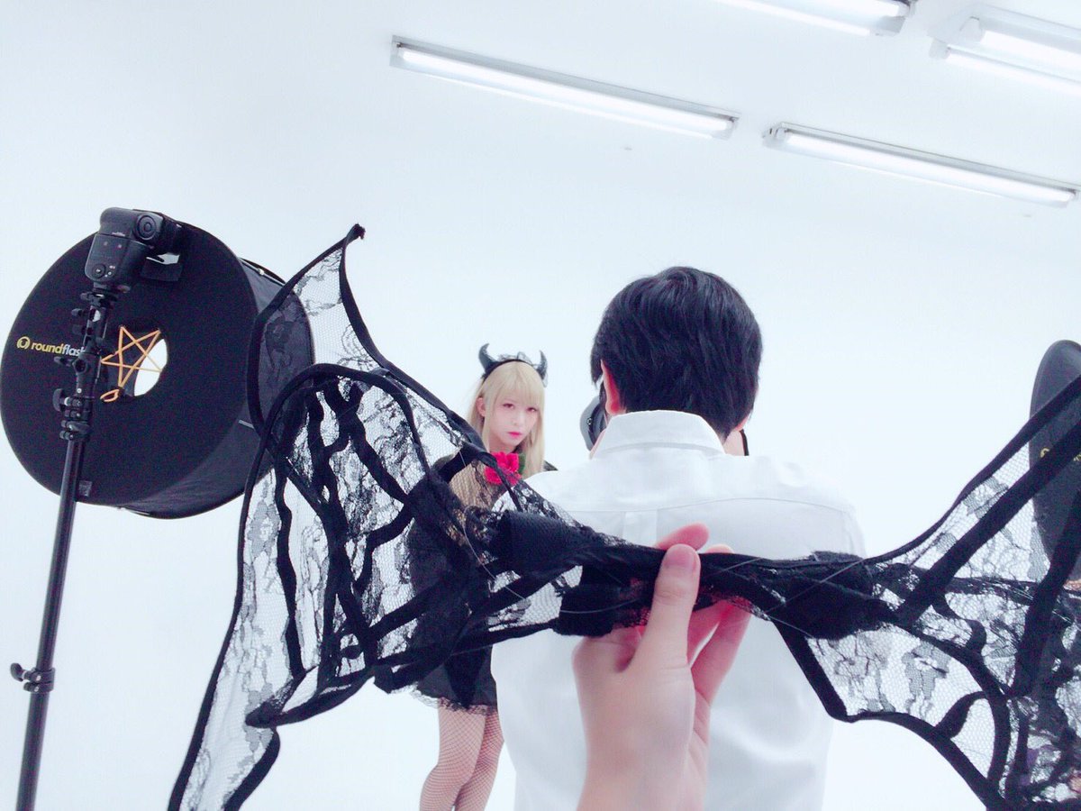 vola_h's tweet photo. @vola_h はっせるさんも撮影途中に堕天化しました😈 https://t.co/hTf9tTt4jw