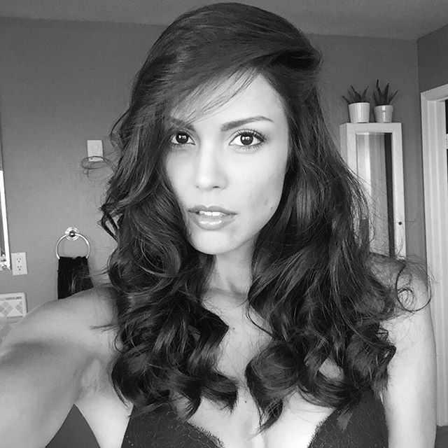 Rise and Shine to Playmate @RPomplun for #selfiesunday https://t.co/VCUQnw9pgJ