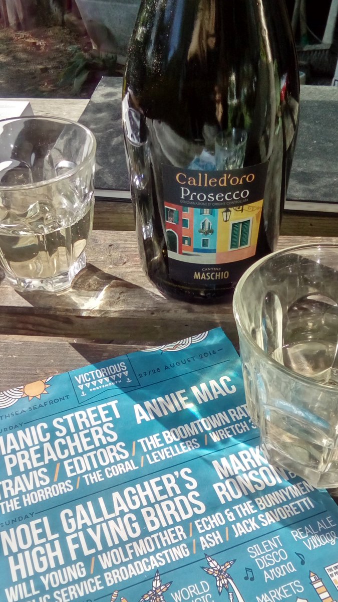 CafeBeanMachine's tweet image. Sun, wine &amp;amp; sorting next years calendar! Nothing more invigorating! @VictoriousFest #conciouscoffee #festival #victoriousfestival2017