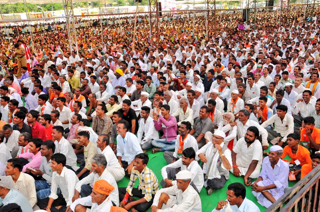 CM <a href="/Dev_Fadnavis/">Devendra Fadnavis</a> directs Collector &amp; SP to act strictly on the traders who are buying cotton &amp; soyabeen below support price.