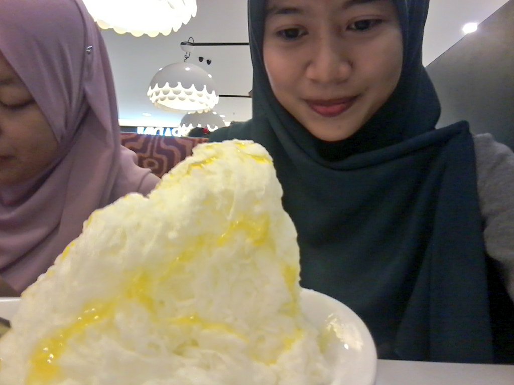 shafinasshafiee's tweet photo. Hujang hujang makang cekerimmm 🍨🍧🍦
#Housemates #Carmates #Gegadis44 https://t.co/mGk17z3wZ6