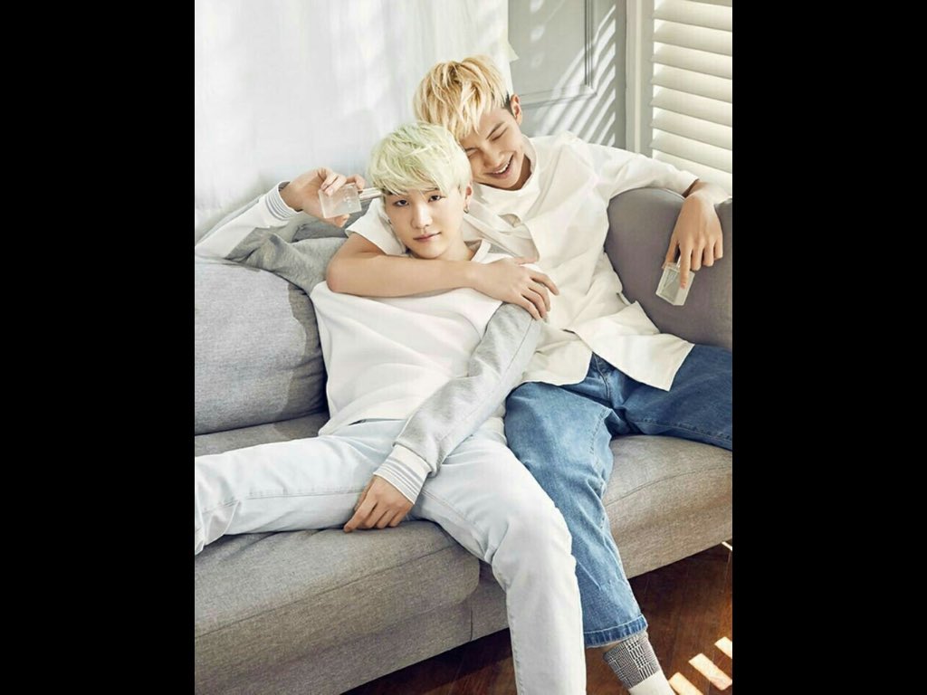 JaPaN_NaJa's tweet photo. ไม่มีใครชิป คู่ rapperสายชิคคู่นี้บ้างหรอ55คือก็ดูเข้ากันดีนะ555 #rapga #yoonmon #BTS #방탄소년단 #Rapmonster #SUGA *บ้างรูปเจอในทวิตขออนุญาตนะคะ https://t.co/nH2bUKjOAD
