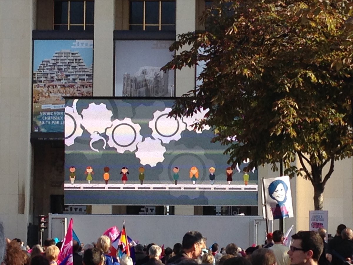 LesReveilles's tweet photo. L'enfant n'est pas une marchandise. #16oct #ONLR https://t.co/S1JSsufF3W