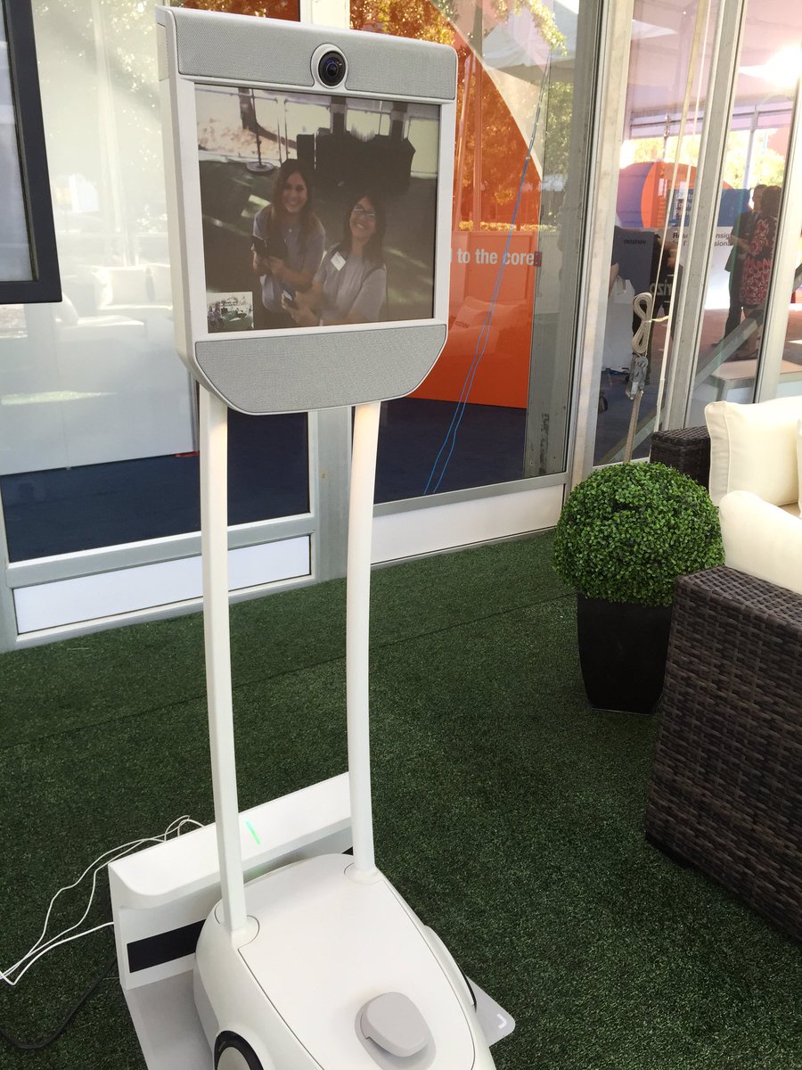 BeamPro selfie Gartner ITxpo with <a href="/sellisGES/">Susan Ellis</a>! #FutureMaker @Gartner_SYM #GartnerSYM