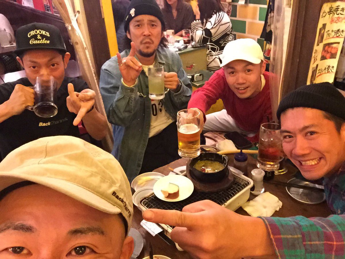 selectorARTS's tweet photo. みんなでミーティング中‼️
来週のこの時間はヤバいぞ〜🎃
#パンサン
#PUMPKINSUNDAY
#10月23日
#武蔵小杉
#ALFA_CROSS https://t.co/umTO8qqQhd