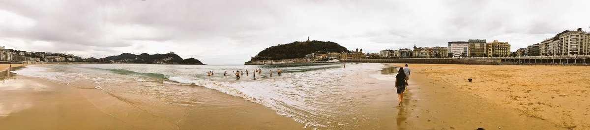 ReigateGSrugby's tweet photo. Great afternoon in San Sebastián #wherewasthesun #recoveryswim @RGSSport https://t.co/eYWFblV60h