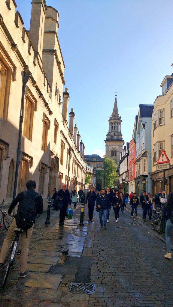 Morchickit's tweet photo. When I close my eyes and think of #Oxford, this is what I see... #missingbean https://t.co/Mz2YeZYWbP