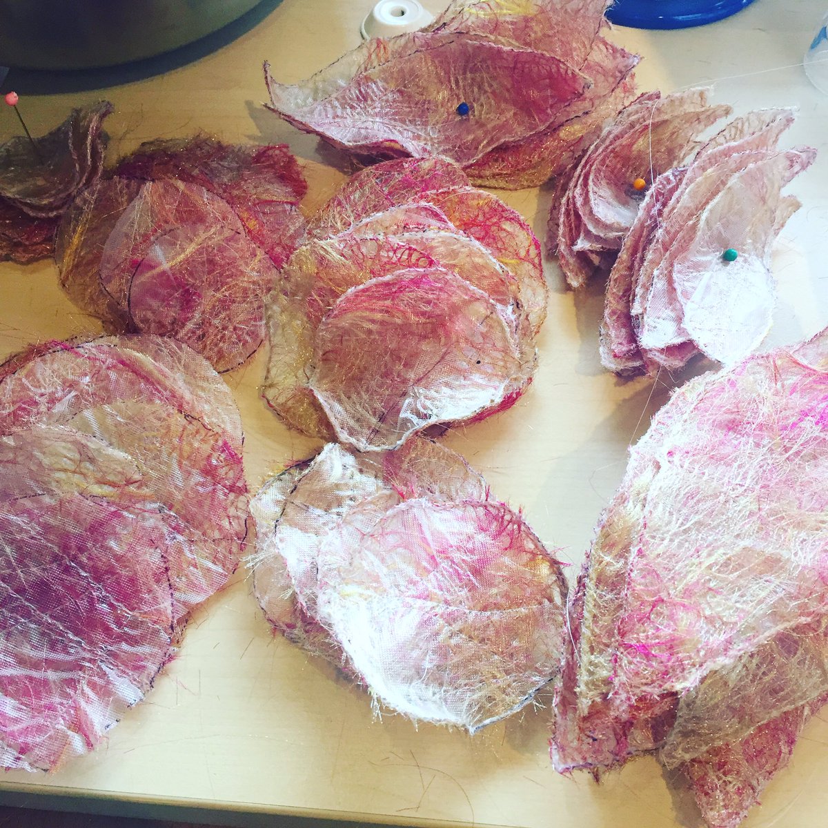 saradendesigns's tweet image. It's a very productive day today, these are different elements for 3 hats! 👒🤓 #milliner #designing #handmadefabrics