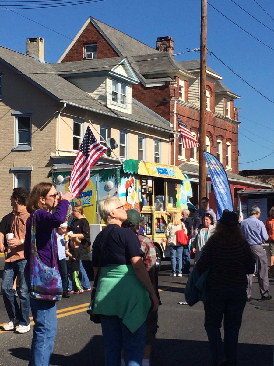 KonaIceAtown's tweet photo. @quakertownalive It was a fantastically beautiful day at #AutumnAlive! #FallFest https://t.co/8ga23HzhKg