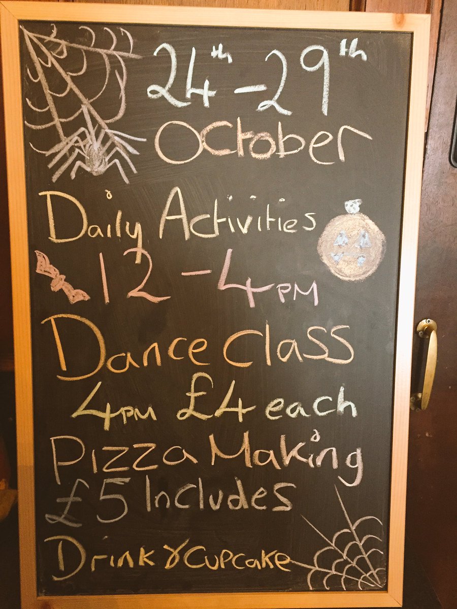 DanceHubMargate's tweet photo. #Kids #Autumn #Half-term #Margate #Seaside #Dance #Craft #baking #seaside #Charleston #Street #Hiphop #Thriller #pumpkincarving #Soup #Pizza https://t.co/XEkHXrw8Qa