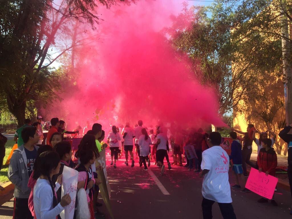 PRI_EDOMEX's tweet photo. Hombres y mujeres, caminamos, trotamos, corremos y sumamos voluntades en pro de la lucha contra el #CancerDeMama. #PrevenirEsVivir https://t.co/pNSgeFG4Fi