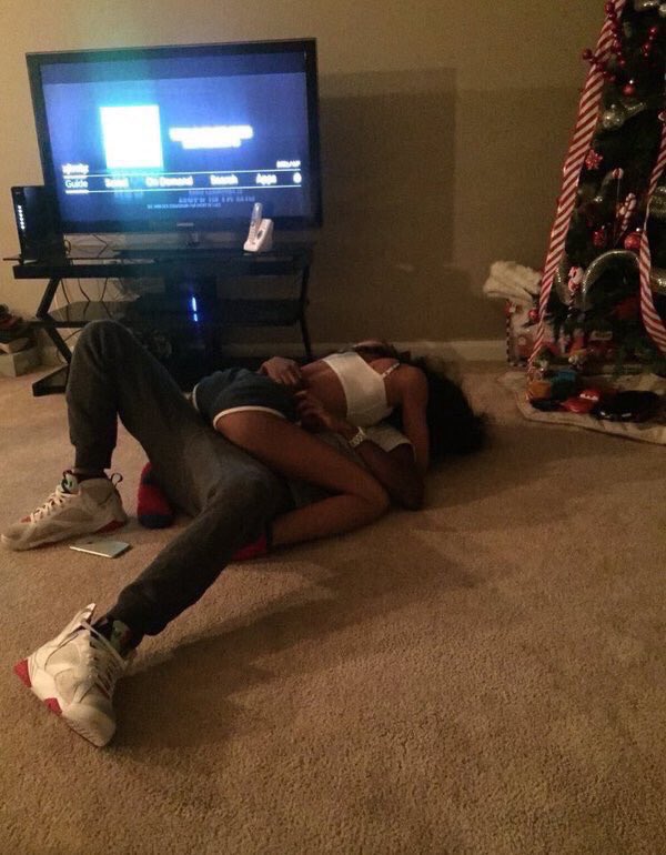 MJ_Backup98's tweet photo. Mood ; 😍😭😍How I'm trying to be 😏 https://t.co/4cdmZLeAvj