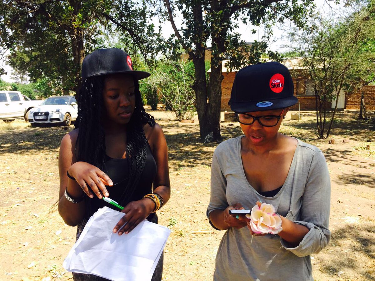 its_karenM's tweet photo. Behind the scenes directing out @JHB48HFP film ... #inourzone 📽👌🏾 https://t.co/bgyVPPabLa