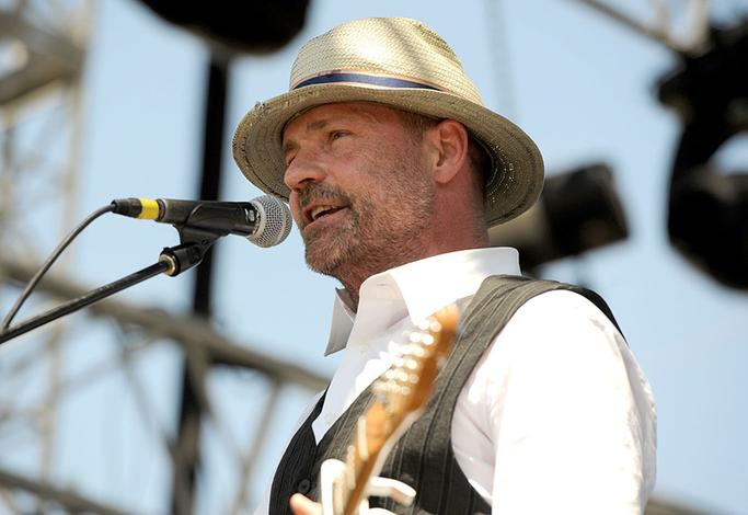 iHeartRadioCA's tweet photo. Watch: @gorddownie's new video! https://t.co/v0QS78K1o5 https://t.co/6blQiCAHJH
