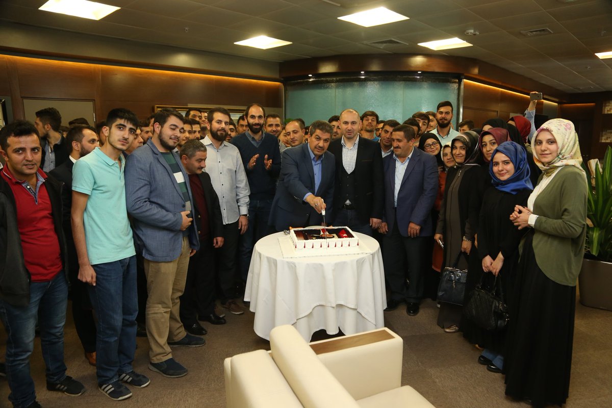Doğum günümüzü kutlayan İlçe Başkanımız <a href="/GokhanTaran/">Av. Gökhan TARAN</a>, <a href="/akparti_esenler/">AK Parti Esenler</a>, <a href="/akkadinesenler/">AK Kadın Esenler</a>, <a href="/akgncesenler/">Pendik AK Genç Esenler Mahallesi🟢</a> teşkilatlarımıza teşekkür ediyorum.