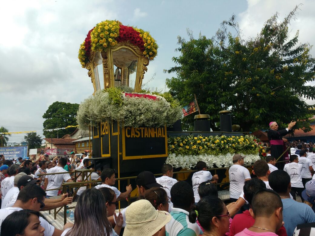pollyana______'s tweet photo. Oieee voltei da romaria , foi tudo lindo! Que Nossa Senhora de Nazaré abençoe a todos! #Castanhal #Romaria2016 https://t.co/ASwVSvtx9F