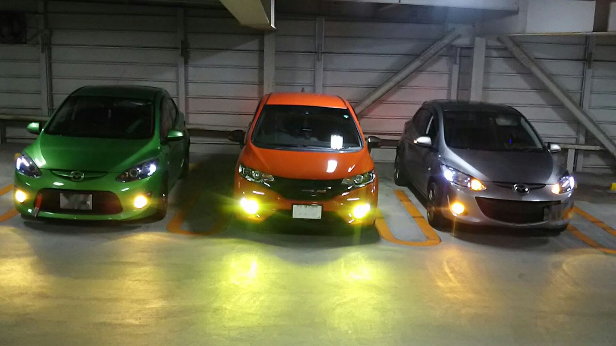 RED__BUTTON's tweet photo. #AutomoCamera　イエローフォグ３部隊 https://t.co/9HLACBy1T1