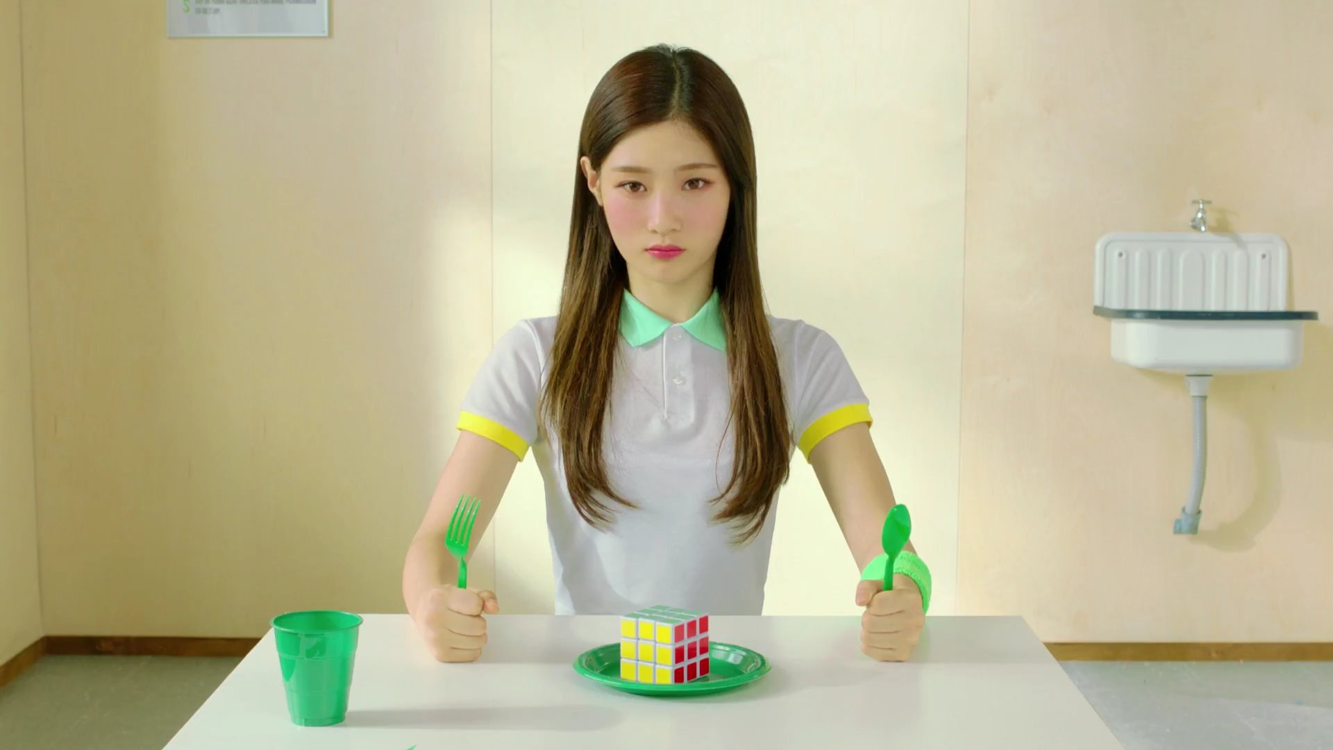 Cu5l-m1UEAAV_n9.jpg:large