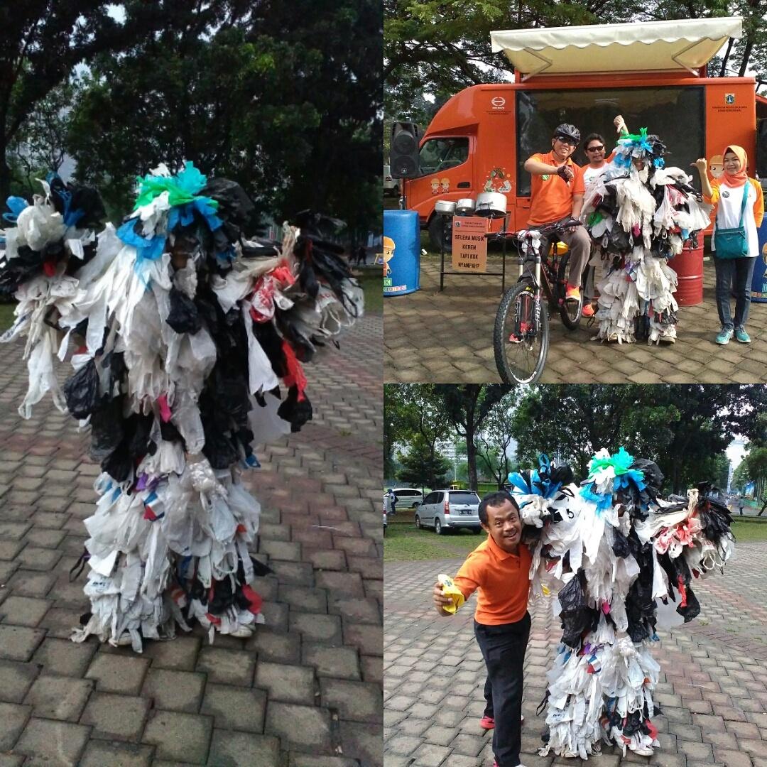 dinaslhdki's tweet photo. Bersama "Monster Plastik"
#PasukanOrangeDinsih #CleanUpJakartaDay2016 #CleanUpHero https://t.co/rdmn5PVeOO