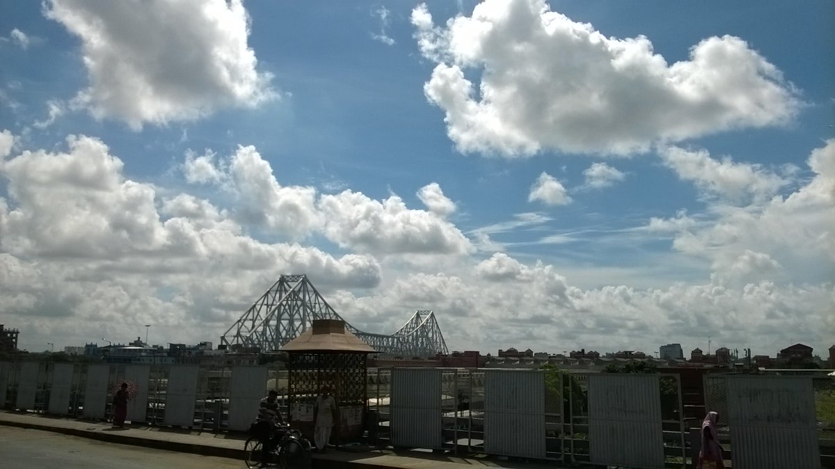 ParshKi_Neha's tweet photo. In mood to spam @8paramsingh @HarshitaGaur12 with little glimpse of Kolkata!
P.C: Me 😌
1st my fav place!😍 https://t.co/24Vjw1A68P
