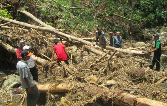 RT <a href="/BandungBerita/">Bandung Berita</a>: Ratusan Rumah di Kaki Gunung Geger Rusak Parak bandungberita.com/ratusan-rumah-… <a href="/infociamis_/">Info Ciamis ®</a>