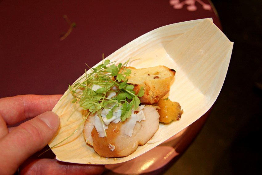 Looking for a rainy day activity? Head to <a href="/RVdesSaveurs/">Rendez-Vous Saveurs</a> until 4pm today! I had an awesome time at the event last night 😋👌 <a href="/CasinoLacLeamy/">Casino Lac-Leamy</a>