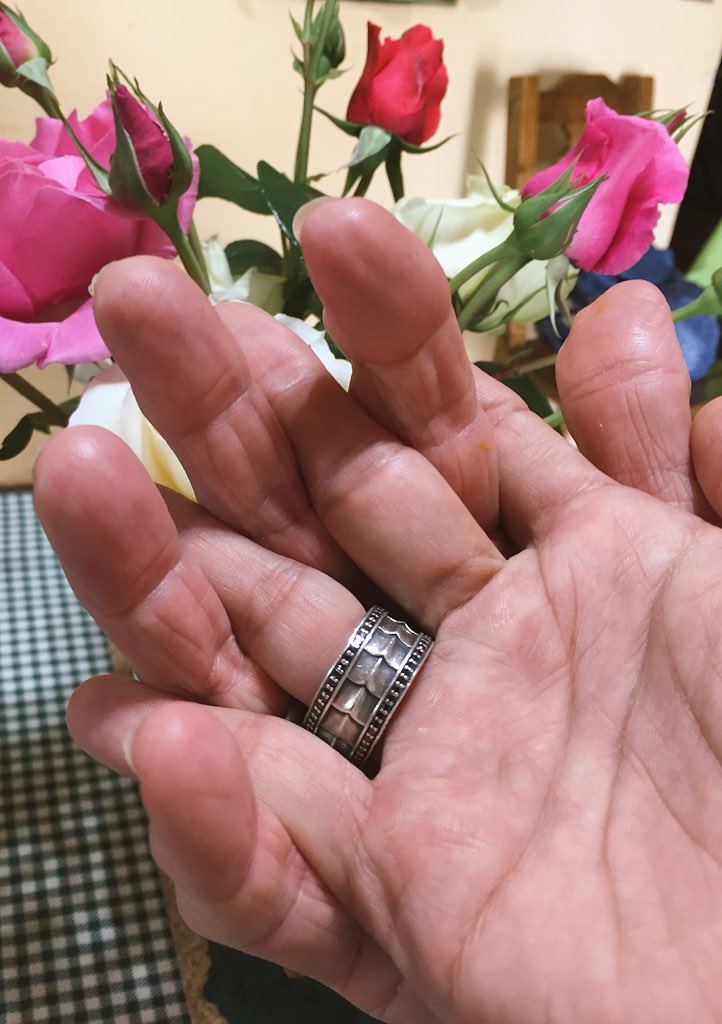 LucianoPereyra's tweet photo. Felicidades a todas las madres en su día! Yo d la mano d la mejor mamá del mundo te amo #DoñaAngela https://t.co/hAyMJojp8N