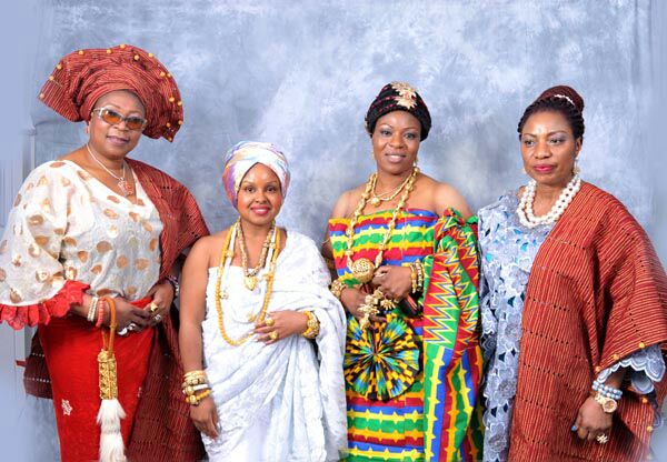 NaaSoyooI's tweet photo. Royalty at the Grand Homowo UK 2016. #ProudOfMyHeritage. #DynamicQueen #NewPanAfricamMovement #ThoseWhoCanMust https://t.co/B6NTWWdyj8