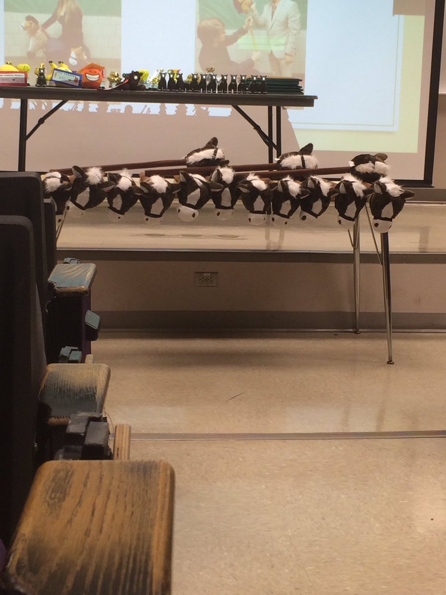 UNDForensics's tweet photo. Patiently waiting for these awesome awards! @SMSUForensics #2016Stampede https://t.co/zqIYolA8TD
