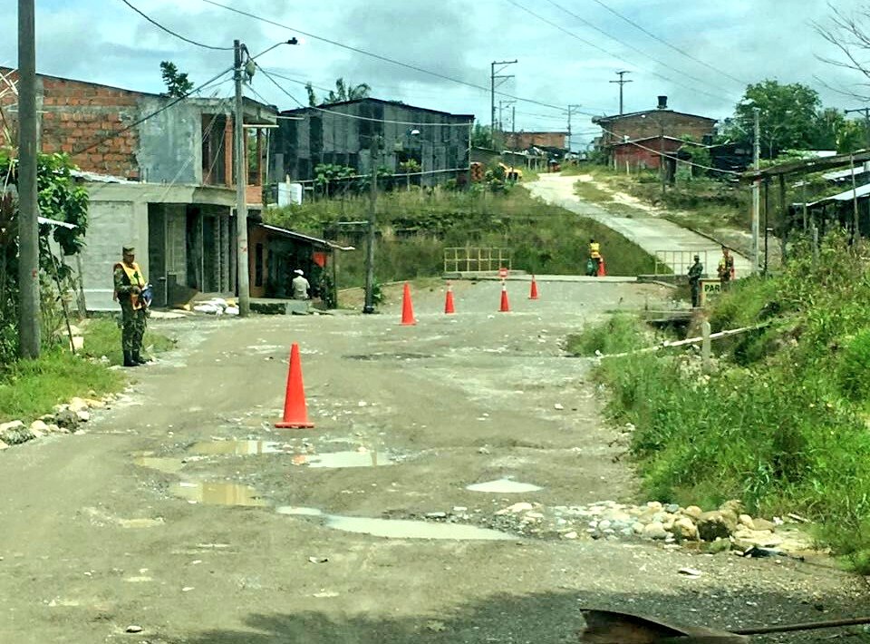 Ejercito_Div7's tweet photo. #NuestrosHéroes #BR15 #BASPC15 brindan seguridad a la población Quibdoseña #SuSeguridadNuestroCompromiso https://t.co/KcJp6YsnvT